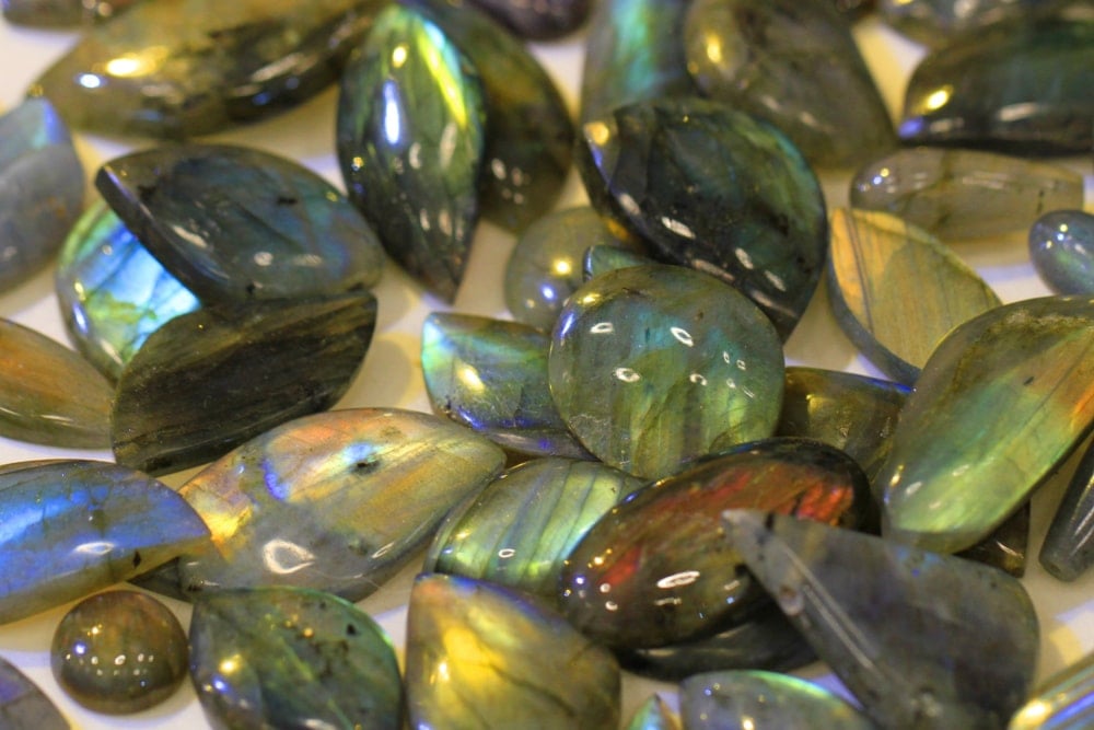 Los 10 mejores cristales para Acuario: sigue la corriente