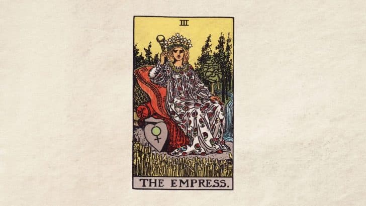 La Carta de la Emperatriz en el Tarot: Interpretaciones con los Arcanos Mayores