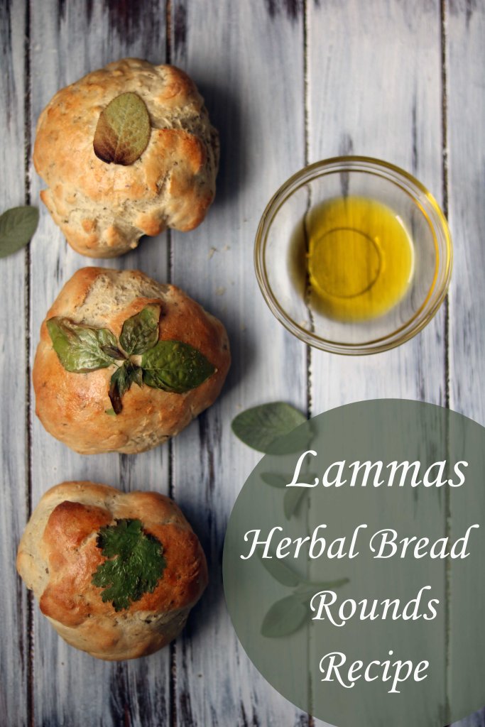 Receta de mini rondas de pan de hierbas artesanales de Lammas (Lughnasadh)
