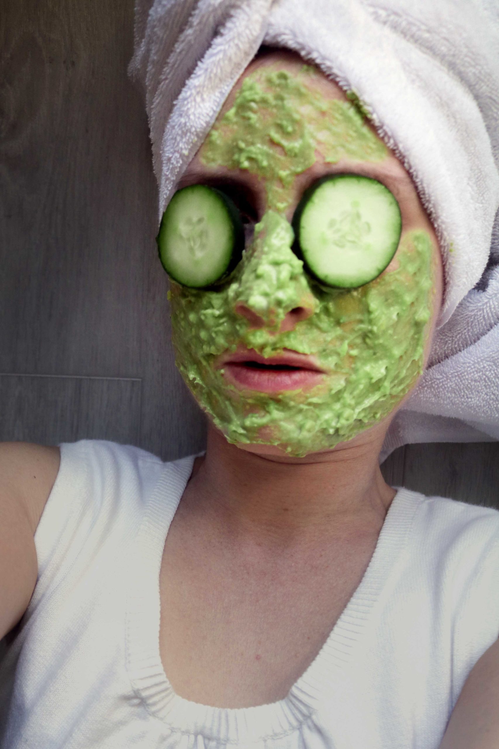 Hechizo de glamour facial de diosa verde para la belleza