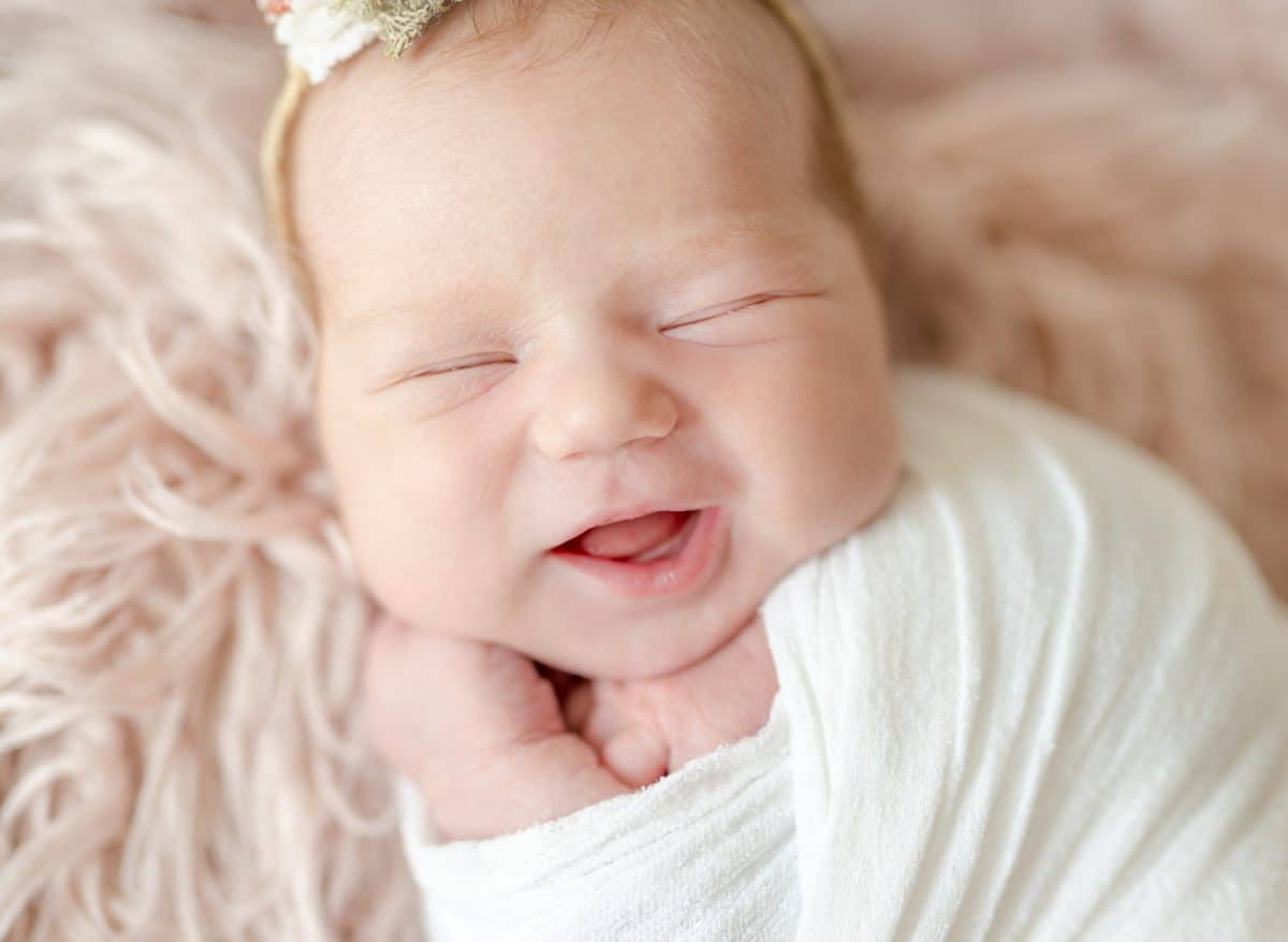 ¿La risa del bebé es mayor durante el sueño? ¿Tiene un significado espiritual?