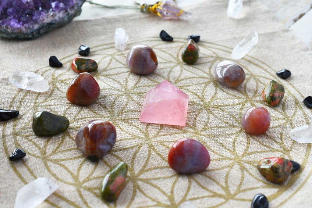 14 mejores piedras y cristales para deshacerse de los dolores de cabeza 14 mejores piedras y cristales para deshacerse de los dolores de cabeza